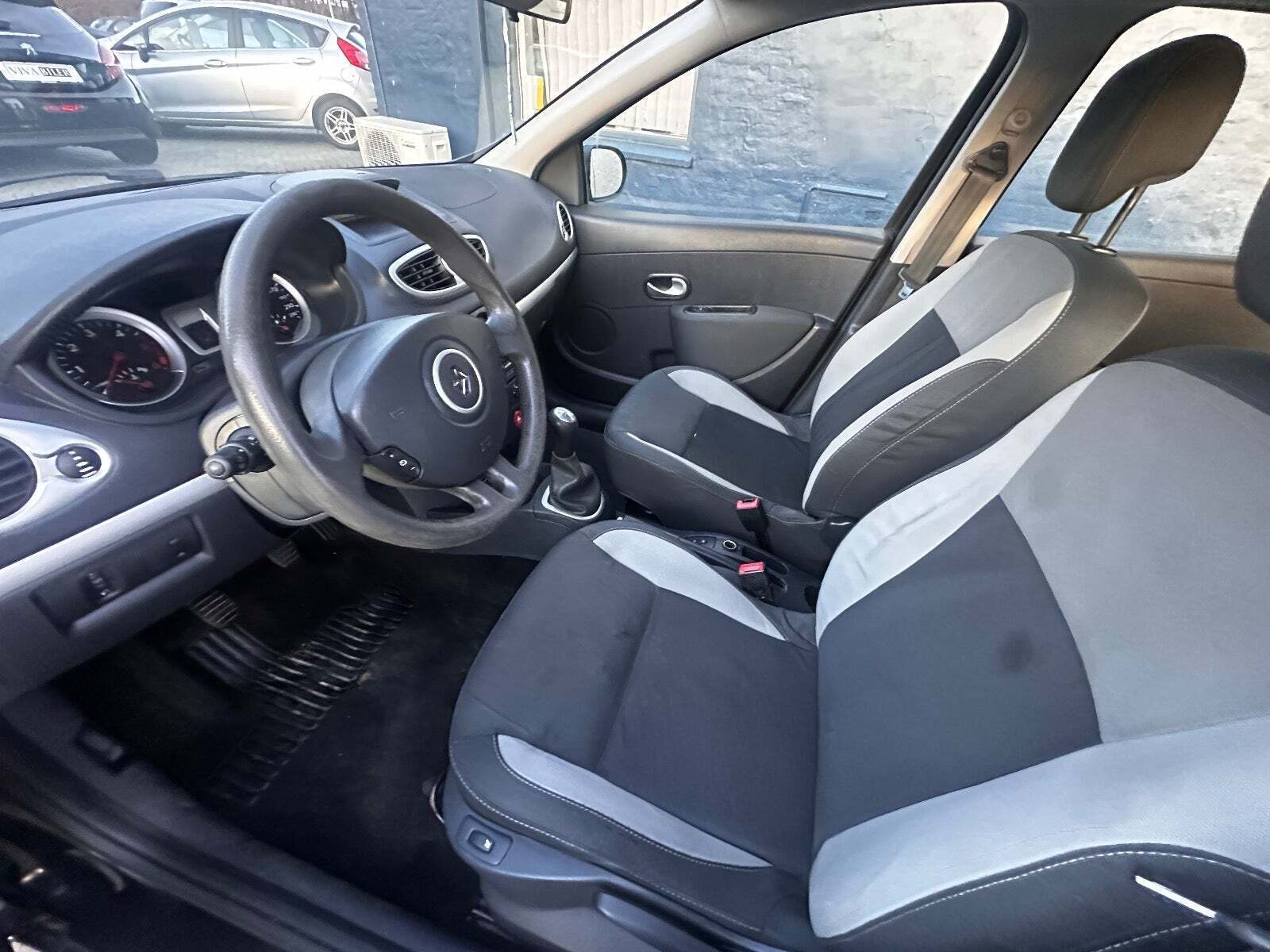 Sort Renault Clio III fra 2011