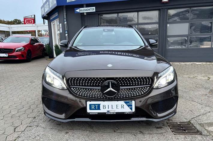 Hvid Mercedes C220 fra 2015