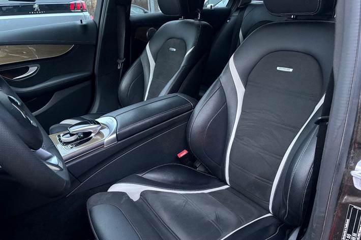 Hvid Mercedes C220 fra 2015