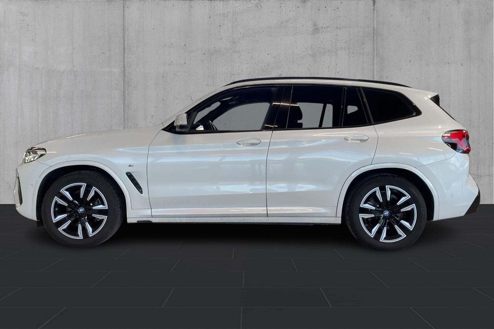 BMW iX3 Charged M-Sport