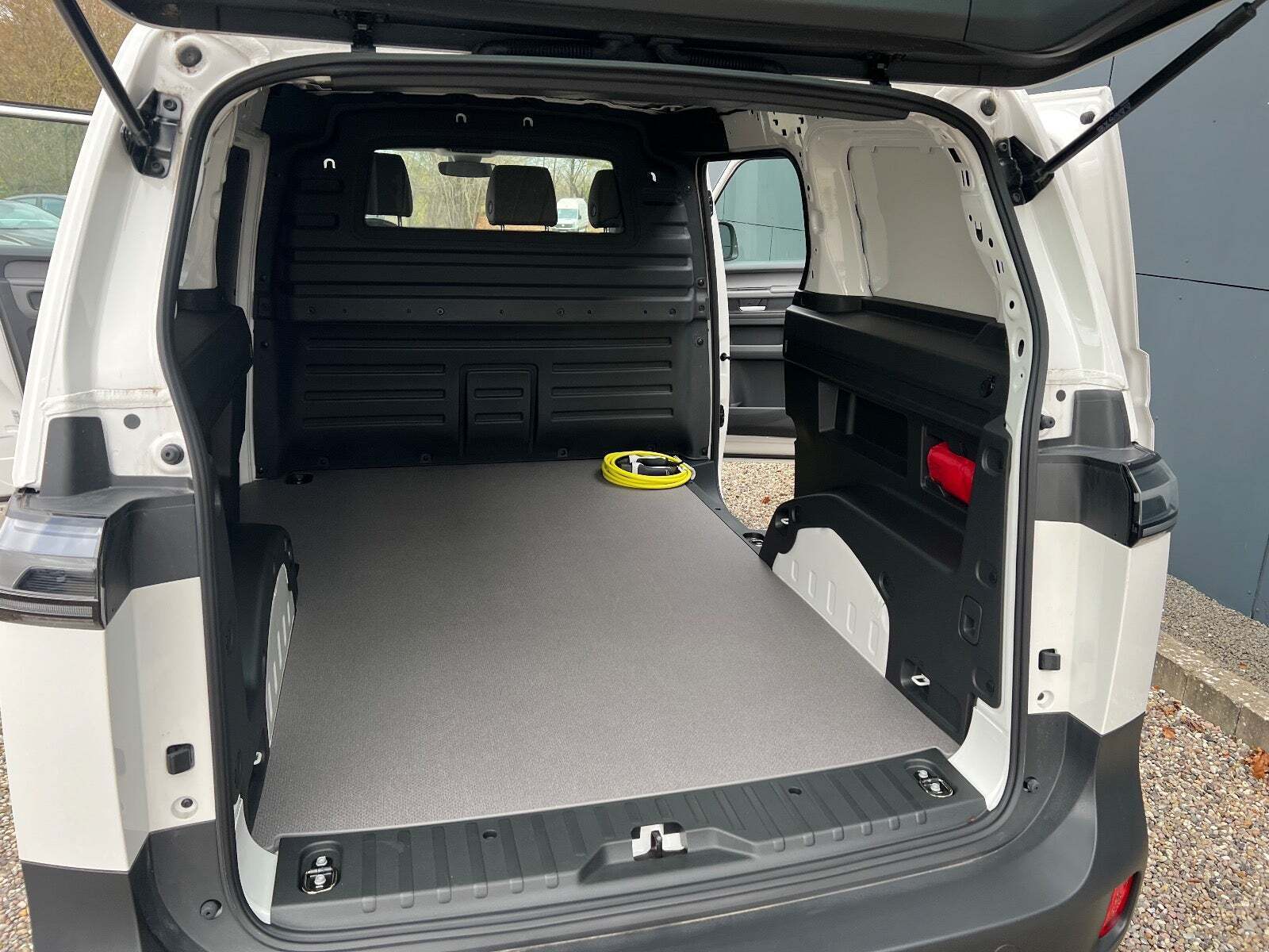 Gul VW ID.Buzz fra 2025