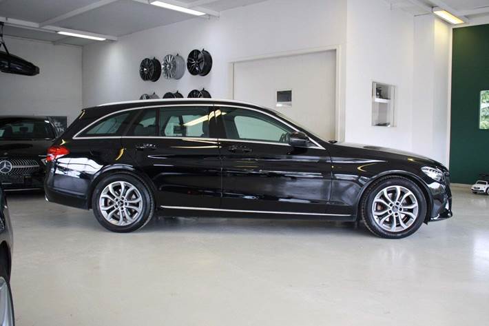 Sort Mercedes C200 fra 2018