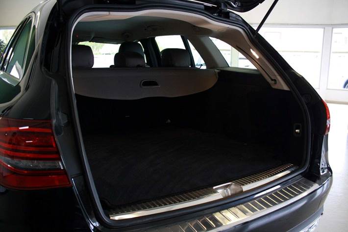 Sort Mercedes C200 fra 2018