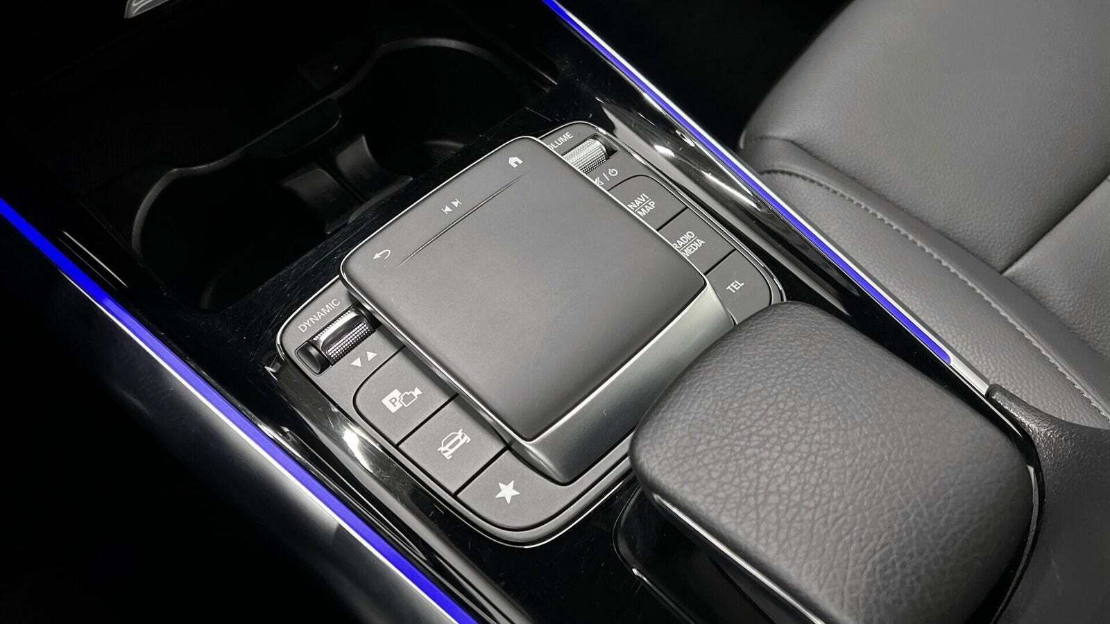 Grå Mercedes EQA250 fra 2023