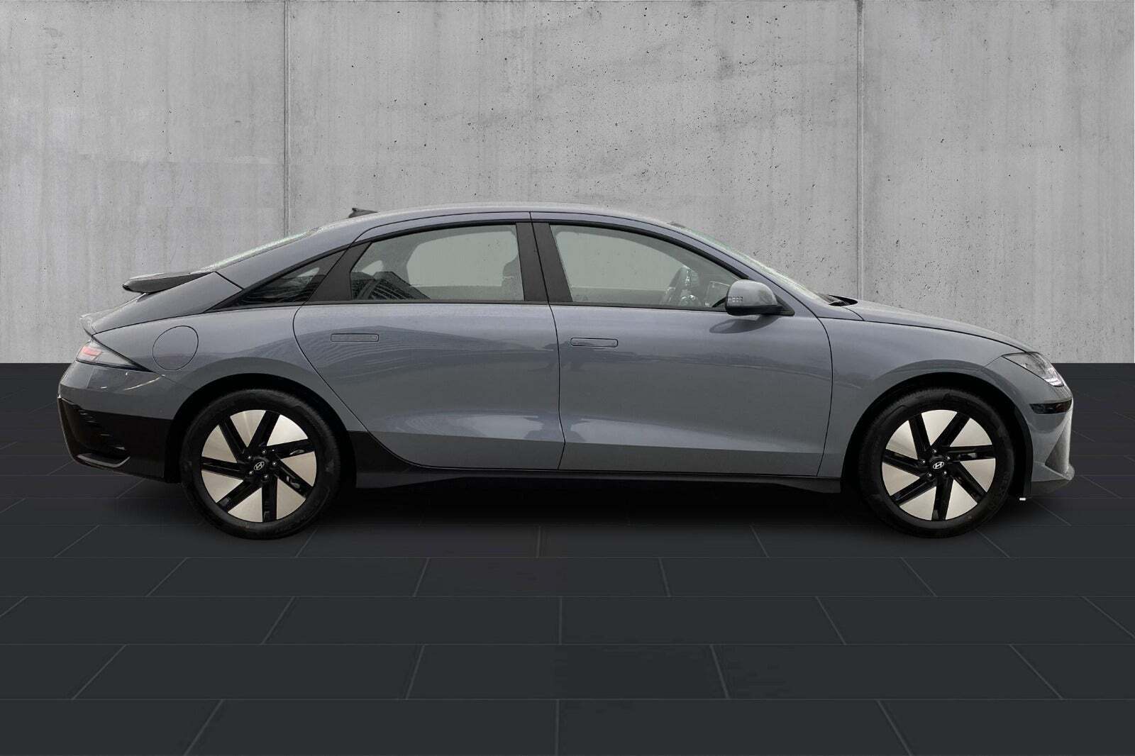 Blå Hyundai Ioniq 6 fra 2024