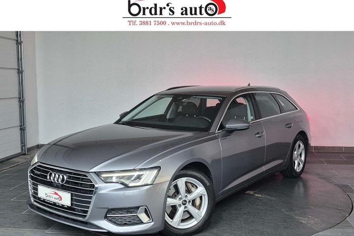 Grå Audi A6 fra 2021 set udefra