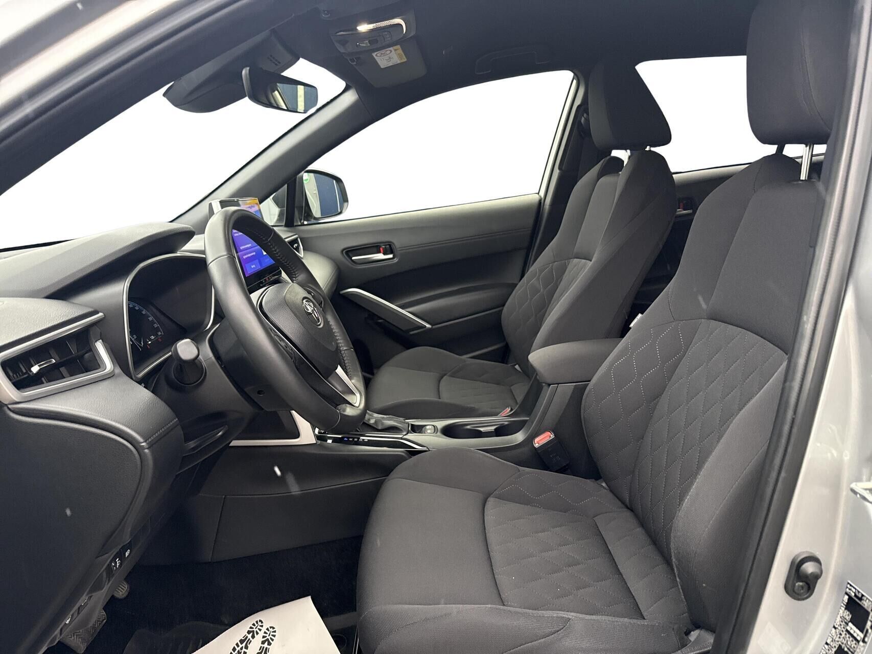 Toyota Corolla Cross 2,0 Hybrid Style Comfort E-CVT 197HK 5d Aut.