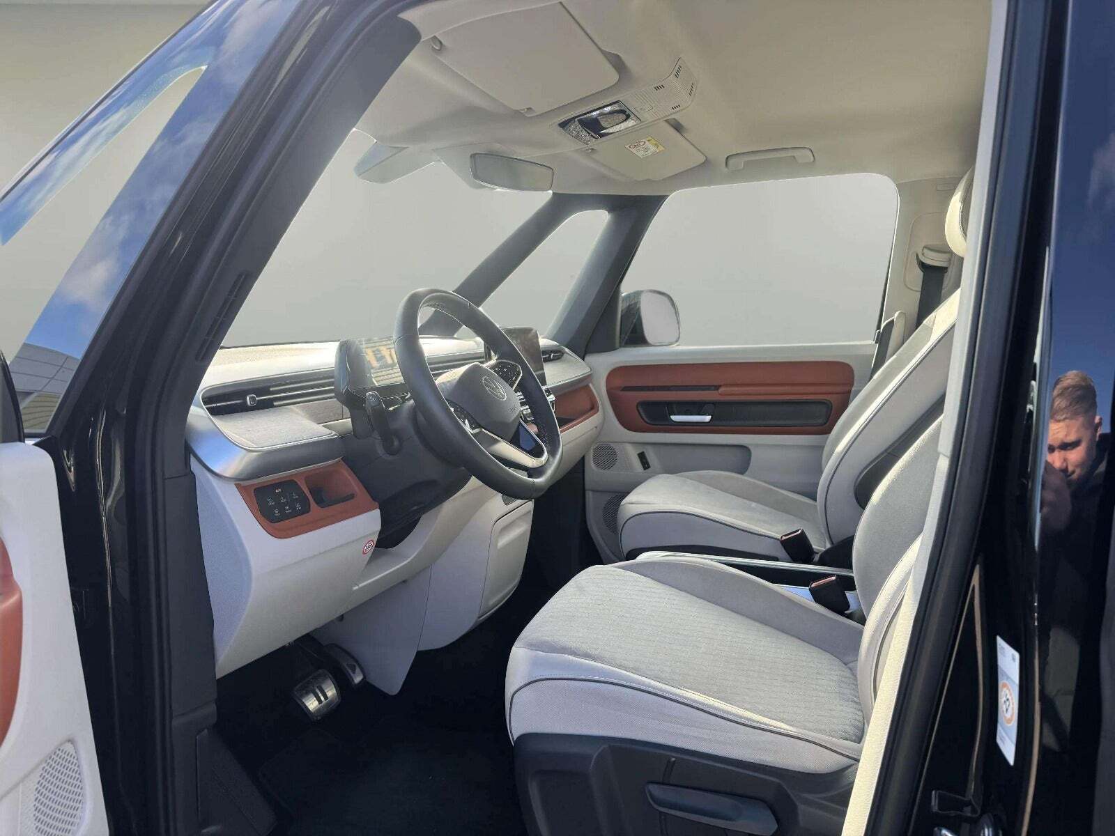 VW ID.Buzz 77 Pro SWB