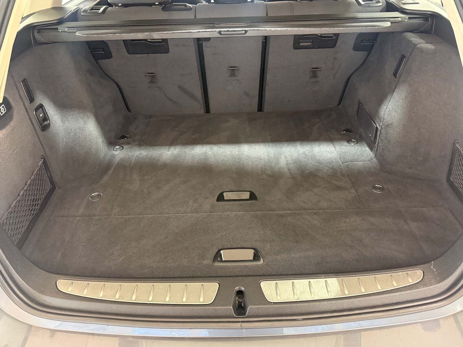 Grå BMW 320d fra 2016