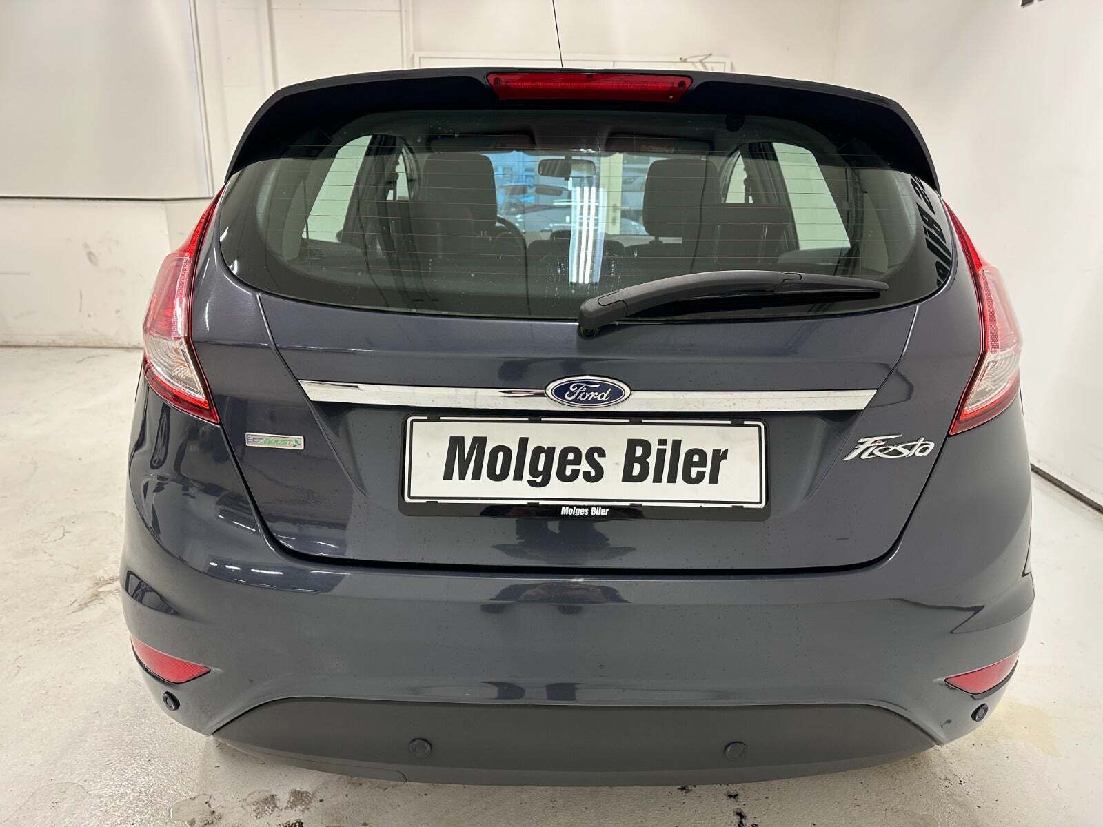 Blå Ford Fiesta fra 2014