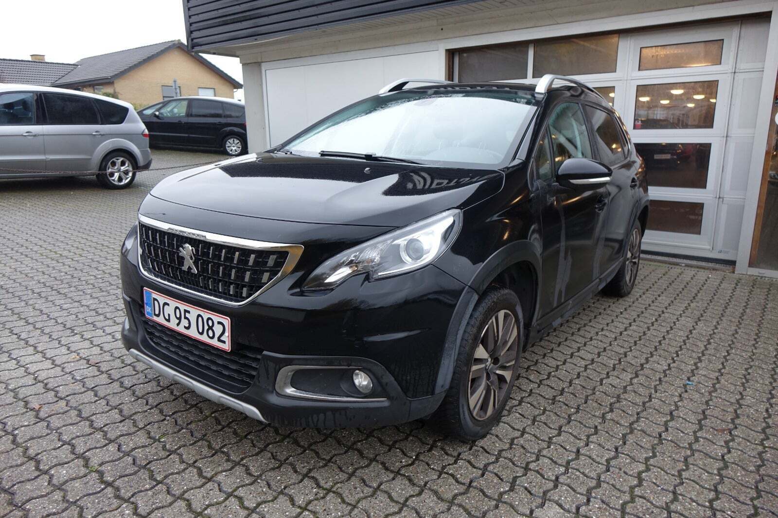 Peugeot 2008 1,2 e-THP 110 Selection Sky