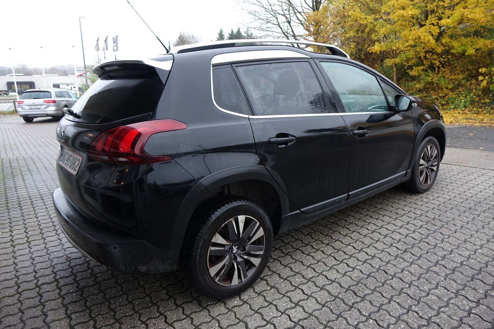 Peugeot 2008 1,2 e-THP 110 Selection Sky
