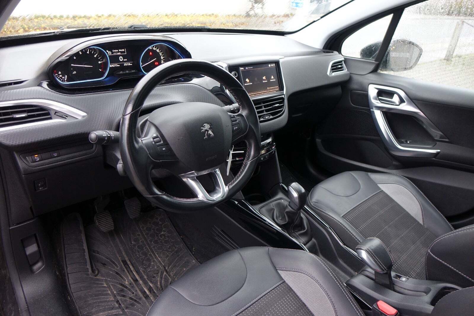 Peugeot 2008 1,2 e-THP 110 Selection Sky