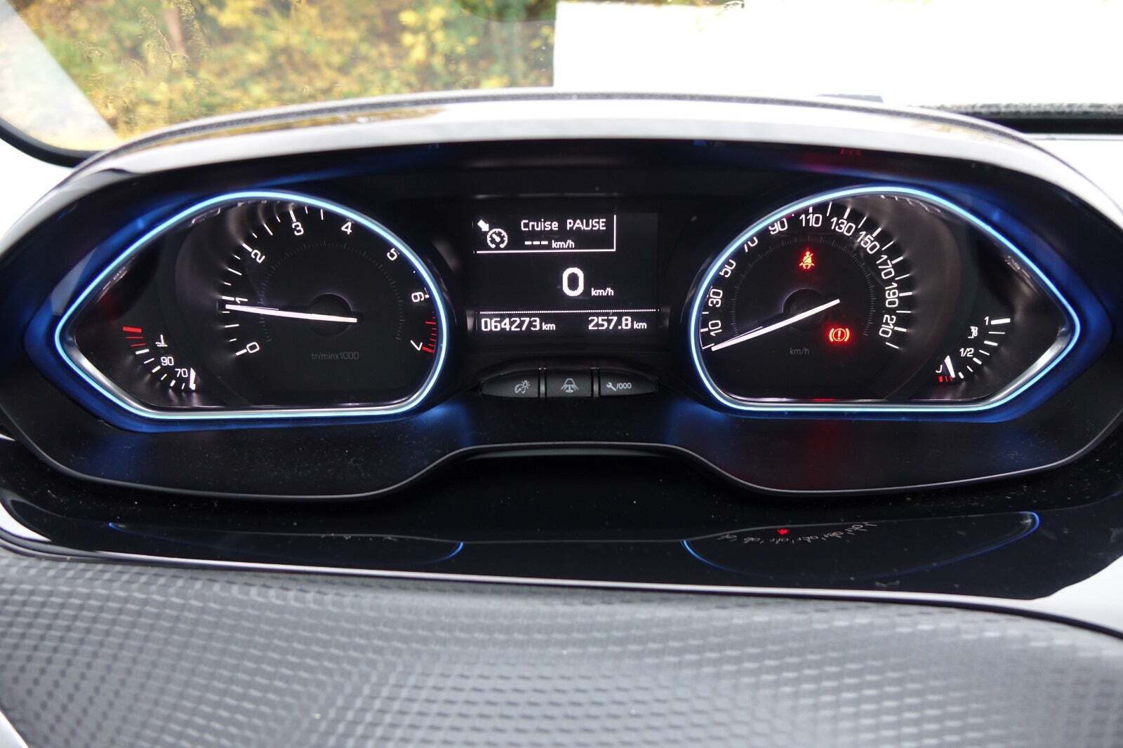 Sort Peugeot 2008 fra 2018