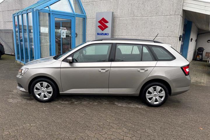 Beige Skoda Fabia fra 2018
