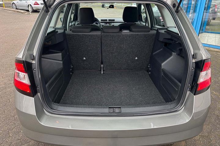 Beige Skoda Fabia fra 2018
