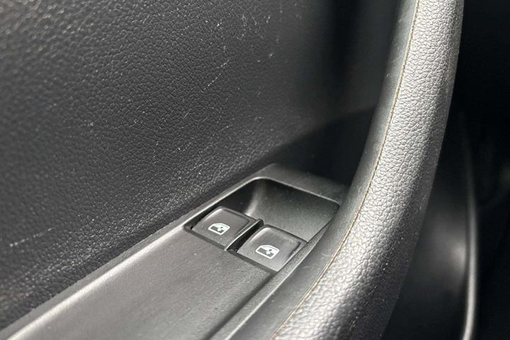 Beige Skoda Fabia fra 2018