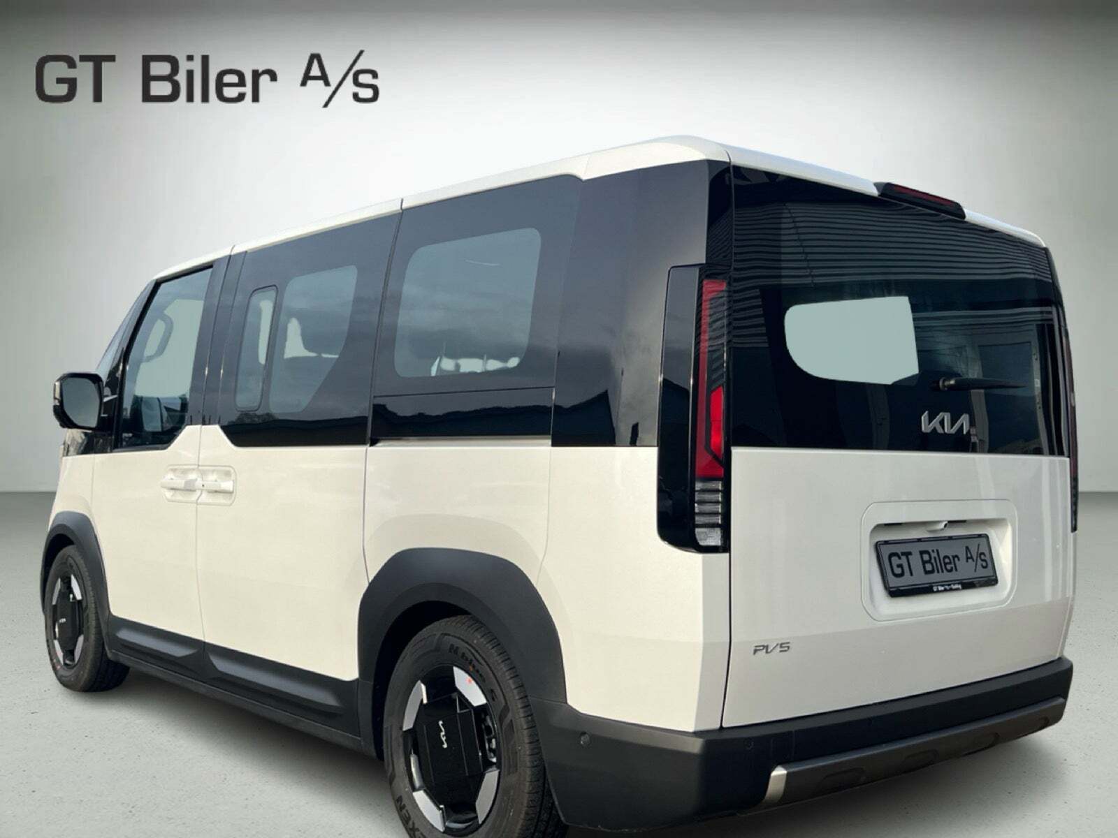 Hvid Kia PV5 fra 2026 set udefra