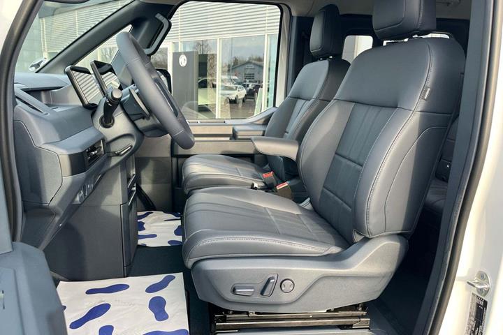 Hvid Kia PV5 fra 2026 set indefra