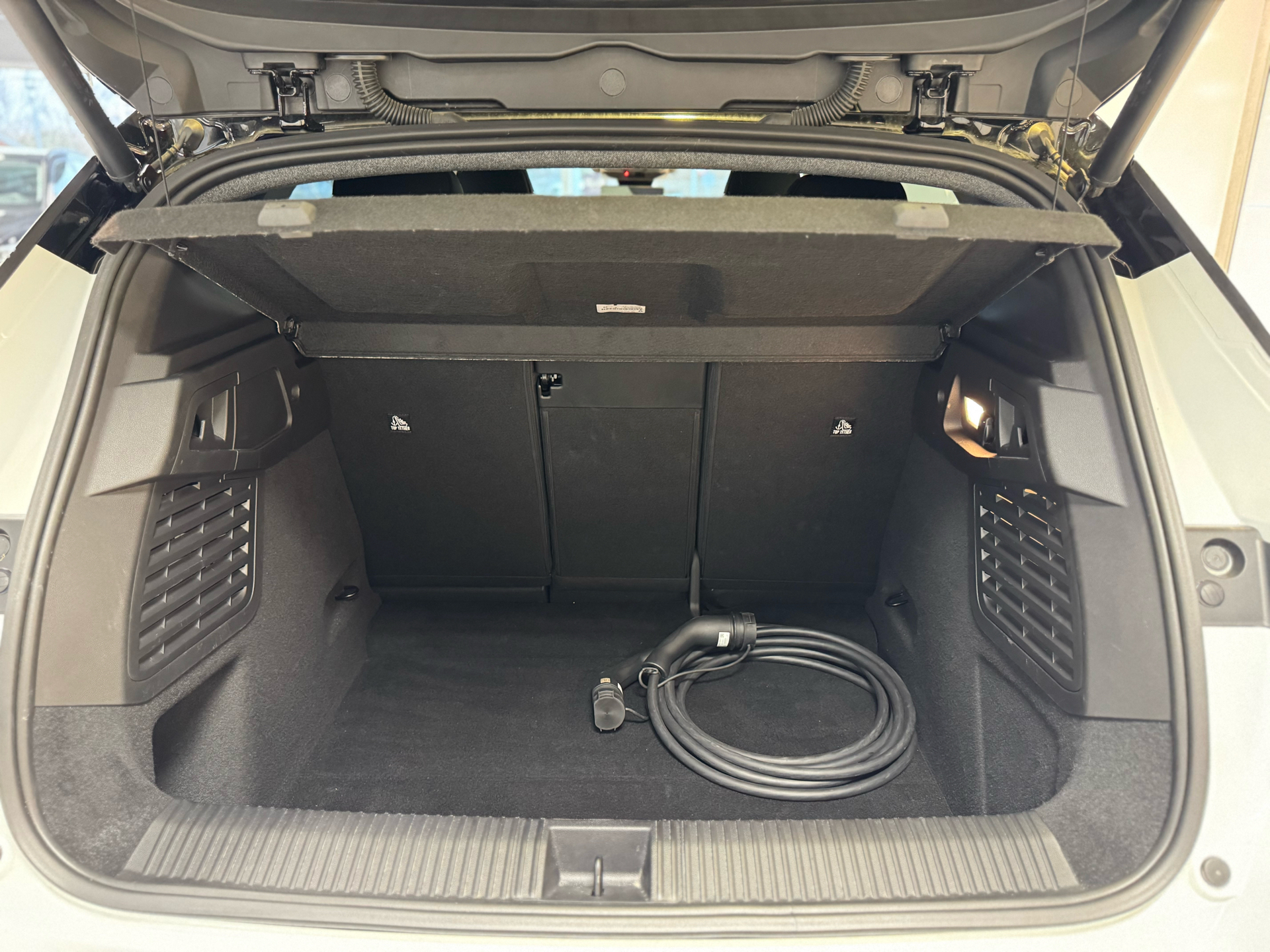 Hvid Renault Scénic fra 2025