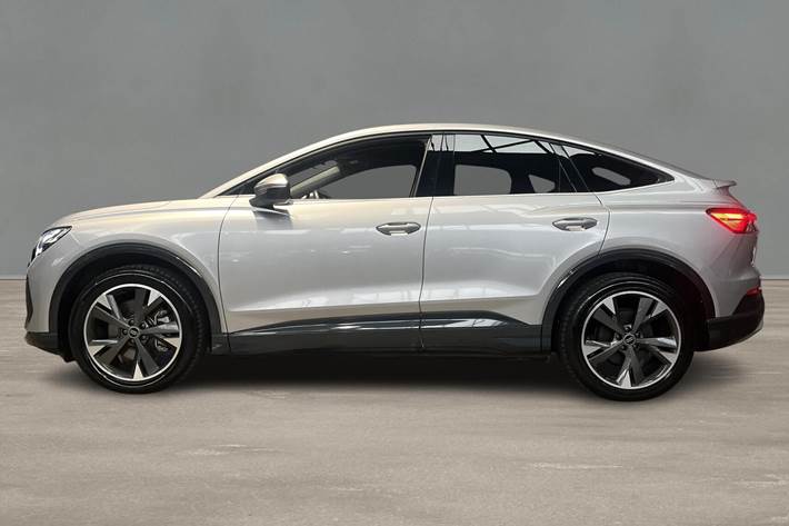 Sølv Audi Q4 fra 2024