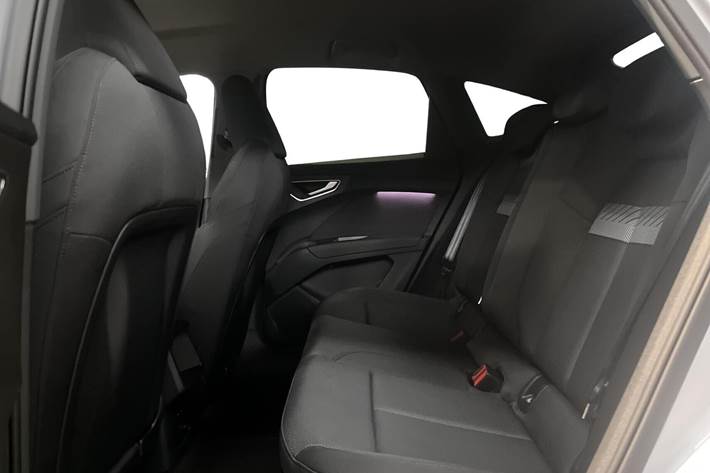 Sølv Audi Q4 fra 2024