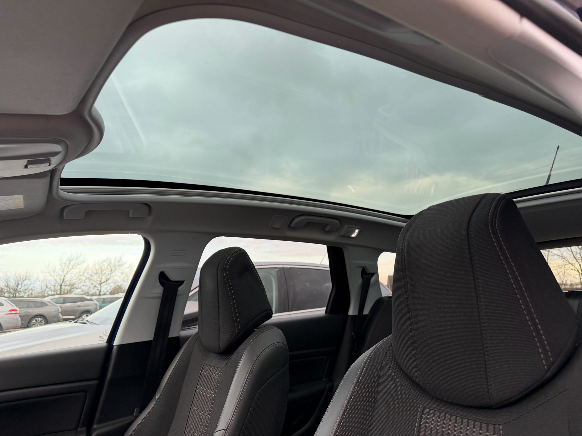 Blå Peugeot 308 fra 2019