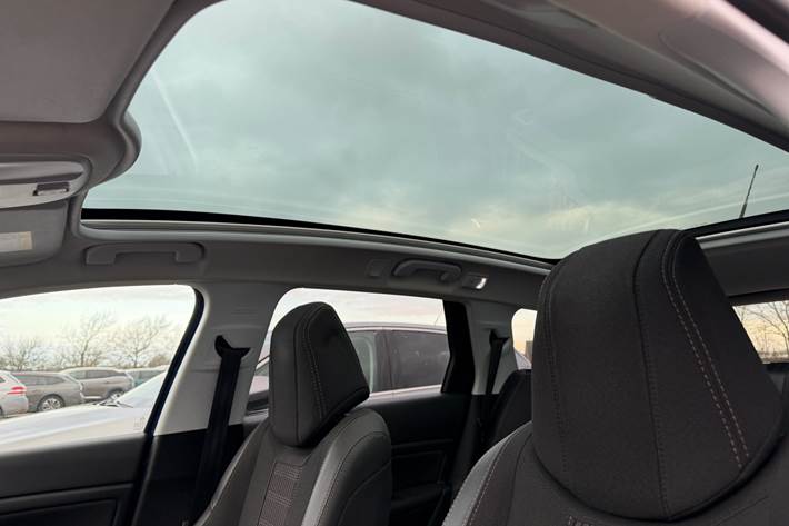 Blå Peugeot 308 fra 2019