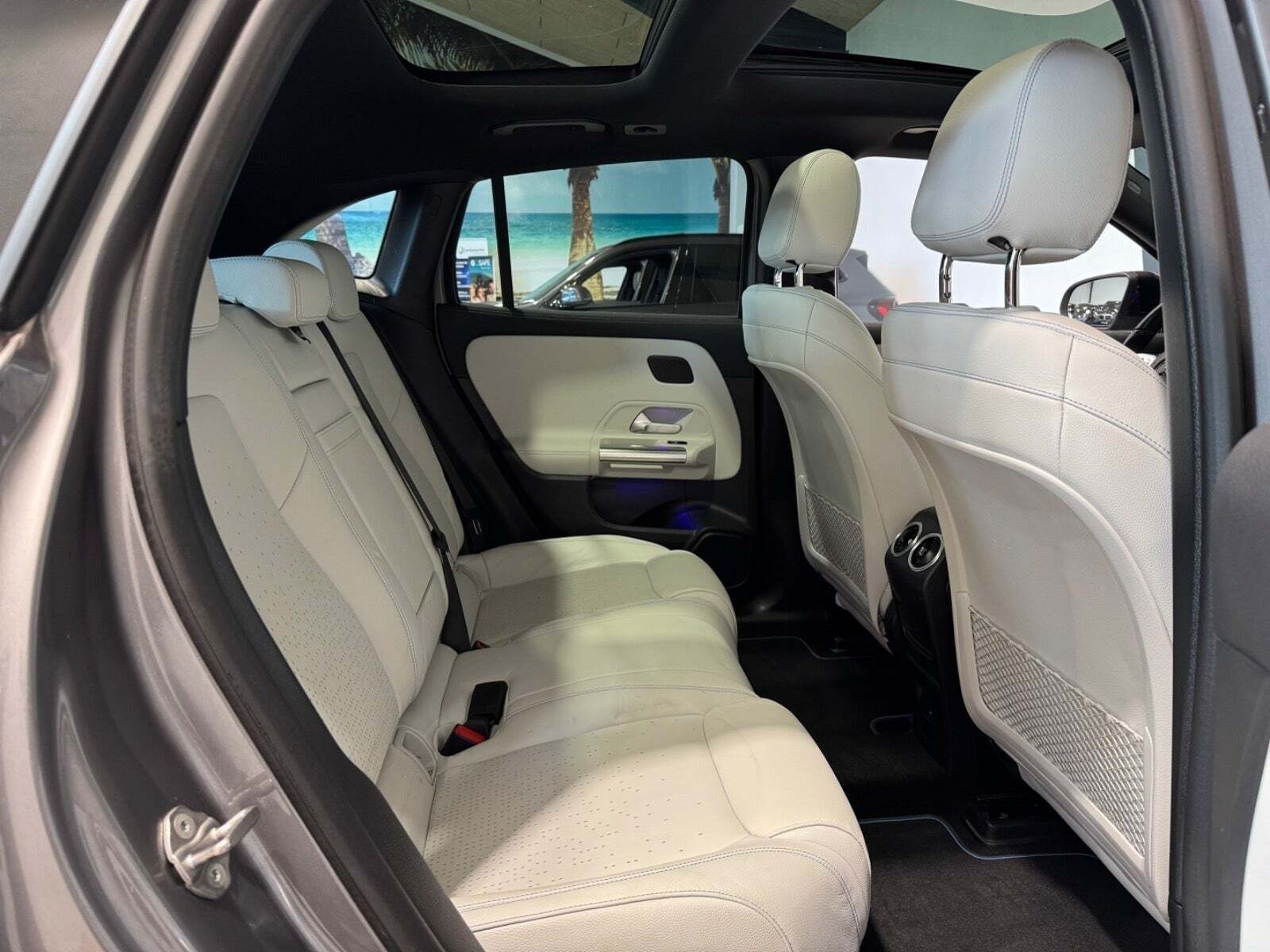 Grå Mercedes EQA250 fra 2022