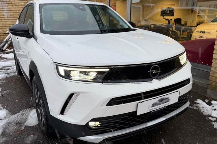 Hvid Opel Mokka-e fra 2022