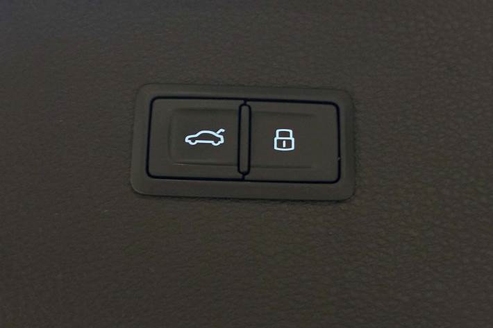 Grå Audi SQ5 fra 2018