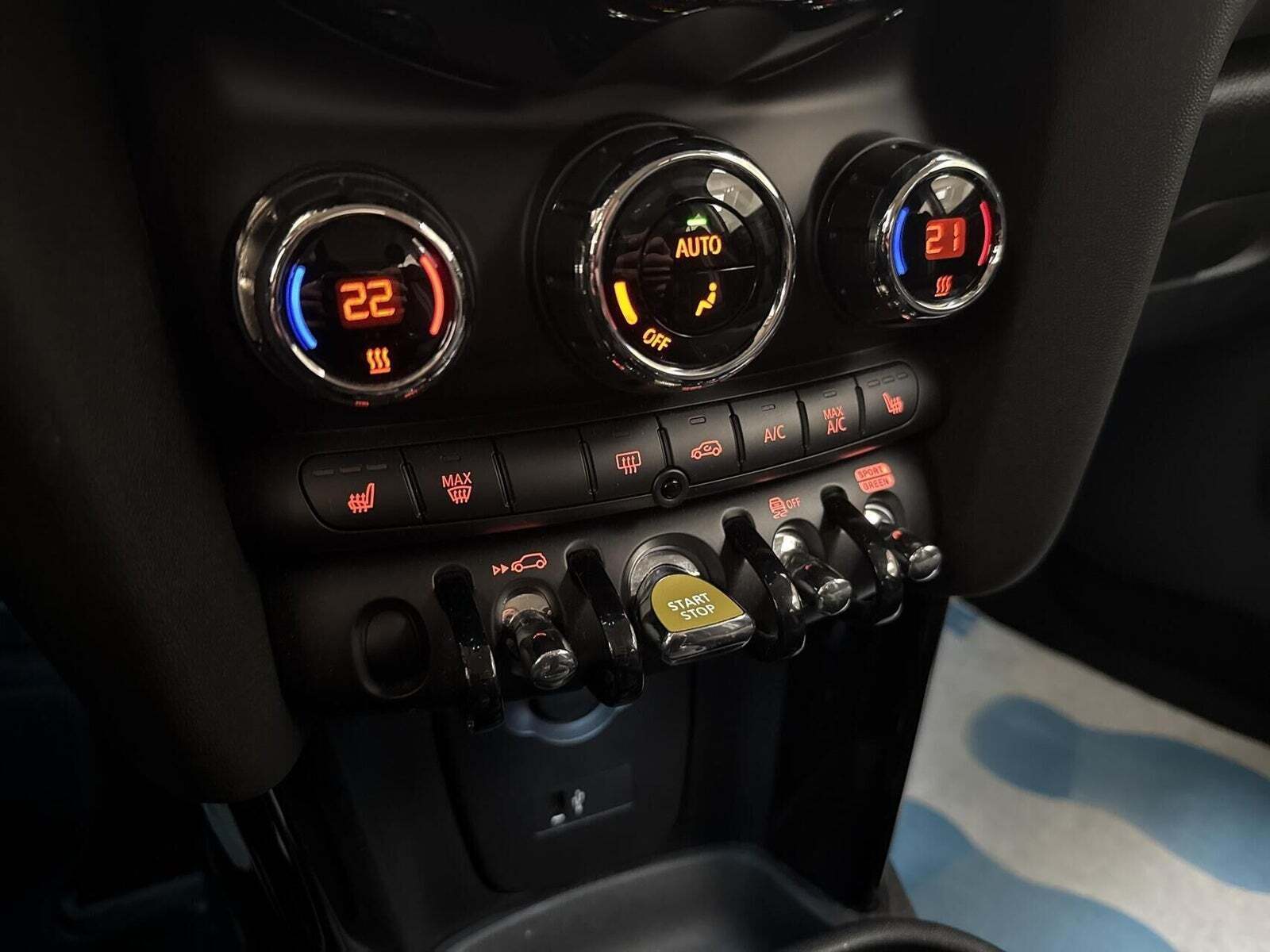 Grå Mini Cooper SE fra 2023