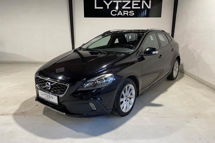 Sort Volvo V40 CC fra 2016 set udefra