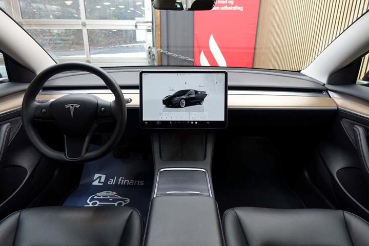 Sort Tesla Model 3 fra 2023