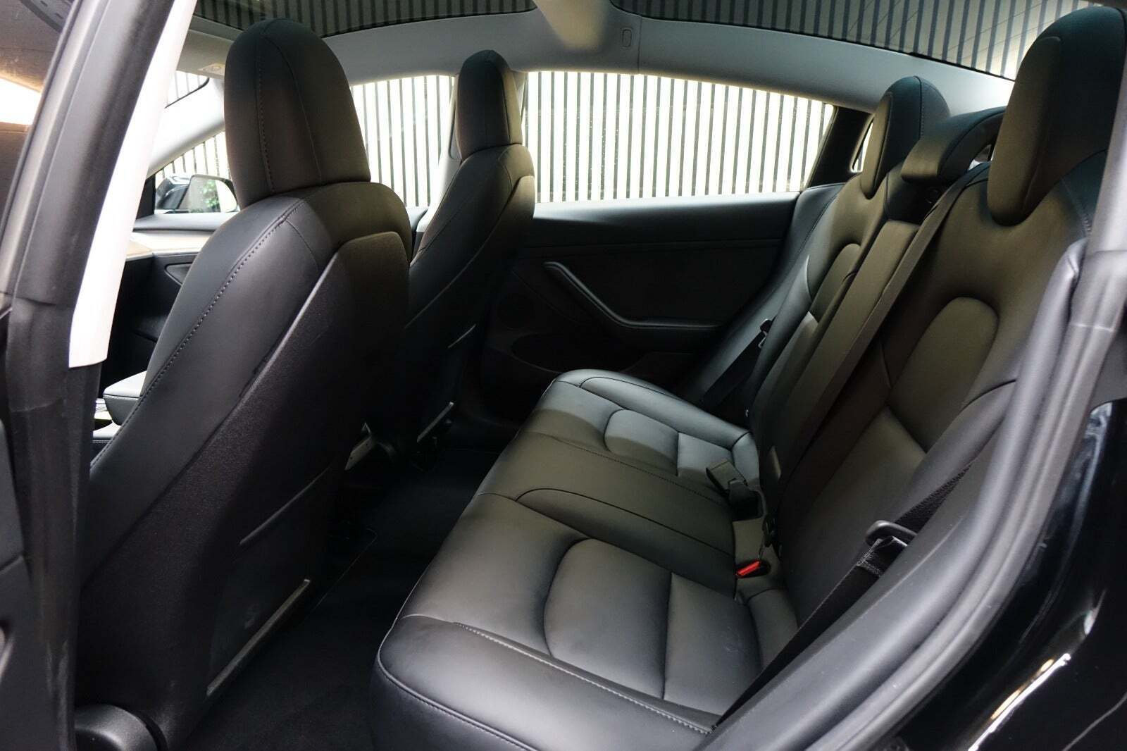 Sort Tesla Model 3 fra 2023