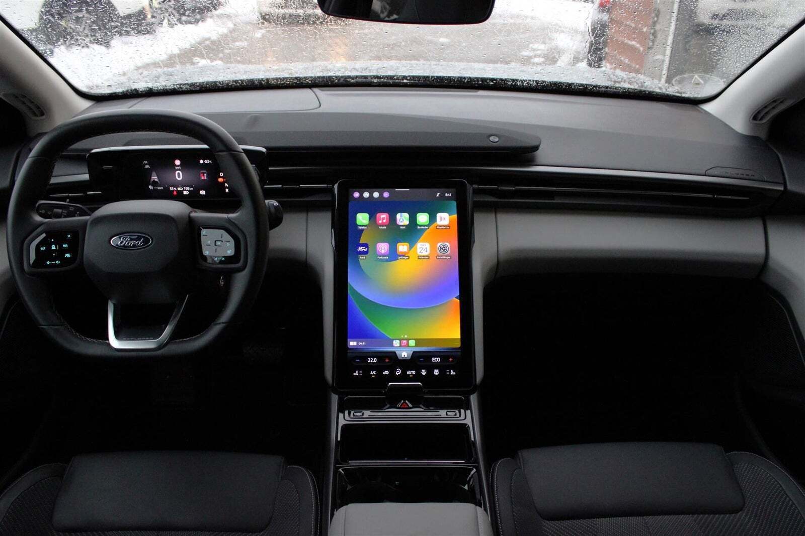 Ford Explorer 82 Select Extended Range