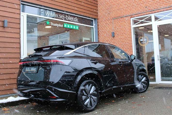 Sort Nissan Ariya fra 2025