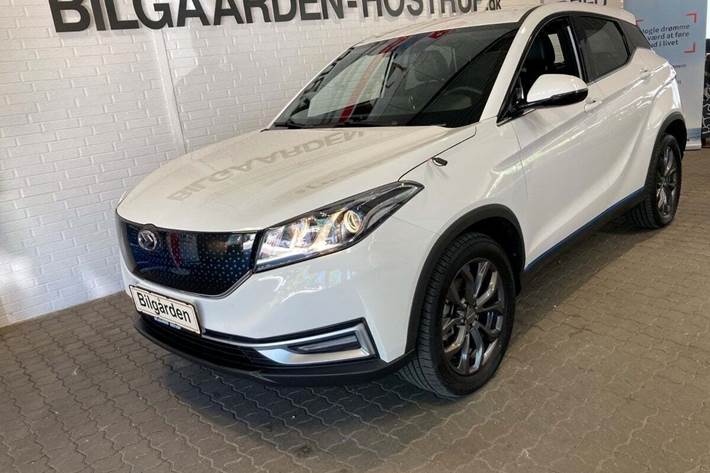 Hvid Seres 3 fra 2022 set udefra