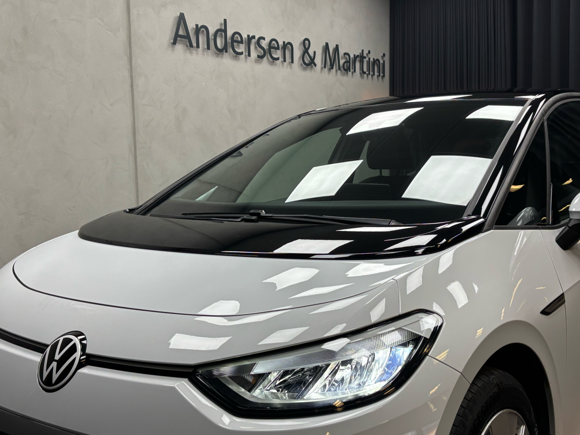 Hvid VW ID.3 fra 2022 set udefra