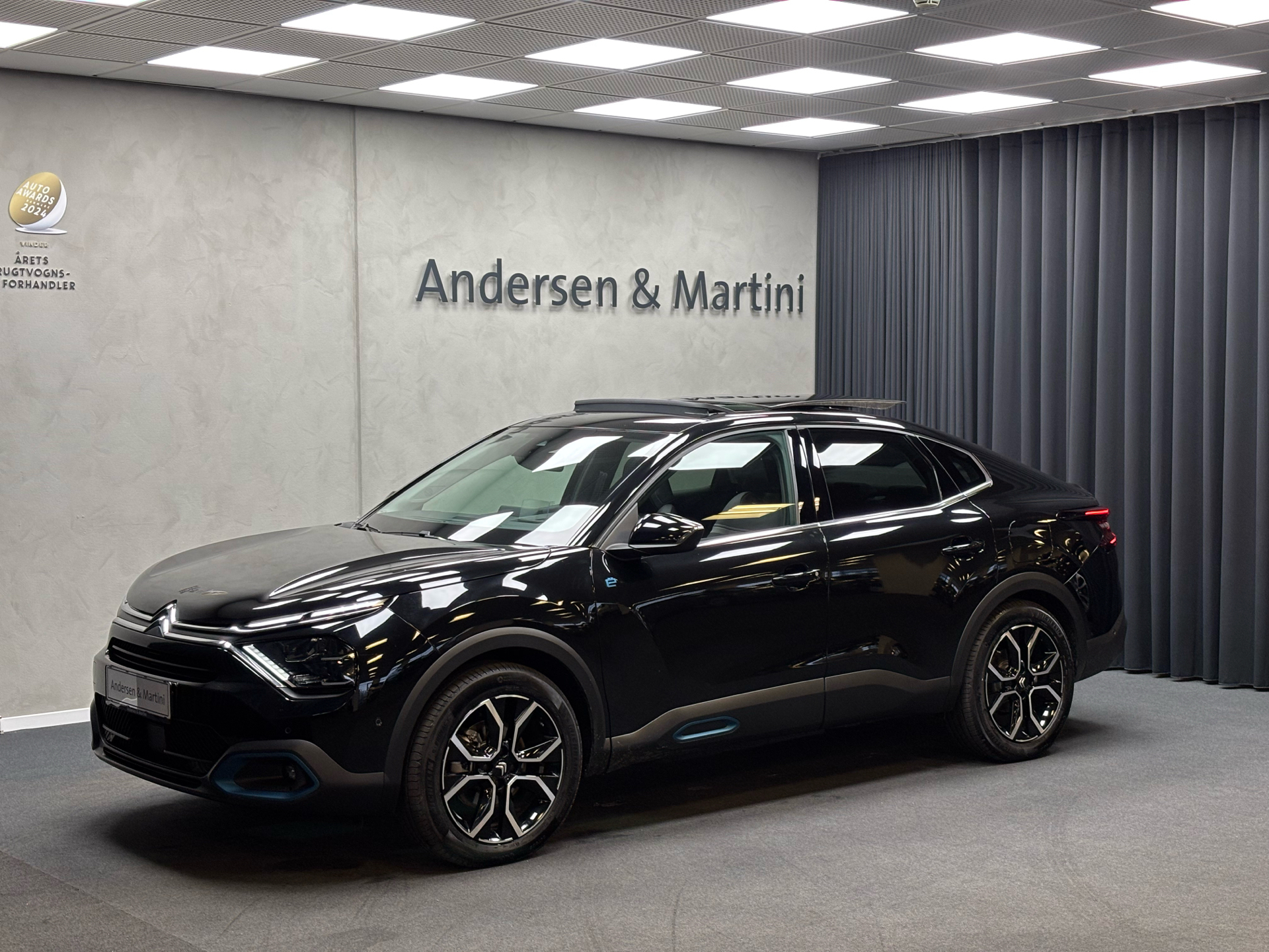 Sort Citroën ë-C4 X fra 2023 set udefra