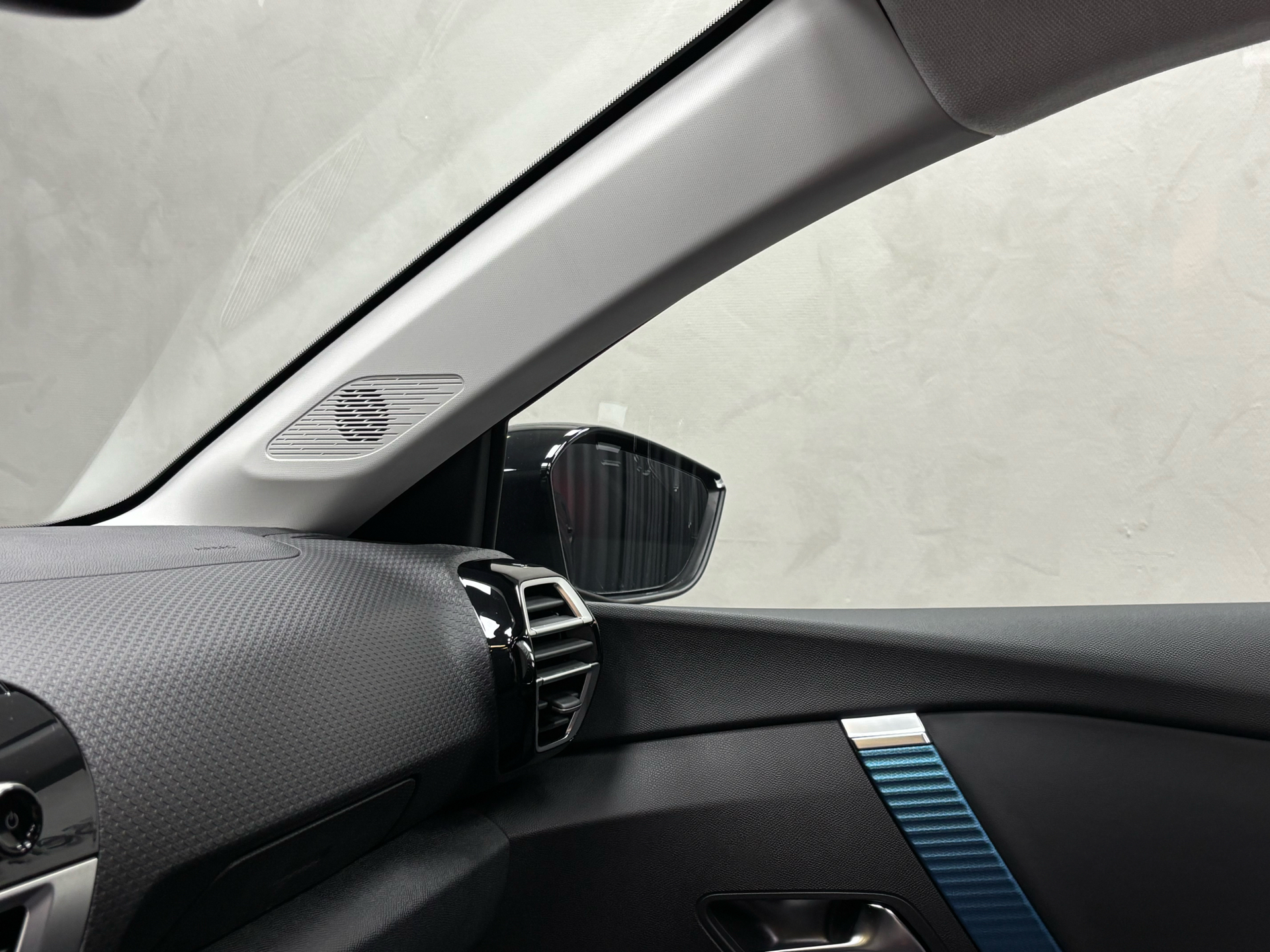 Sort Citroën ë-C4 X fra 2023