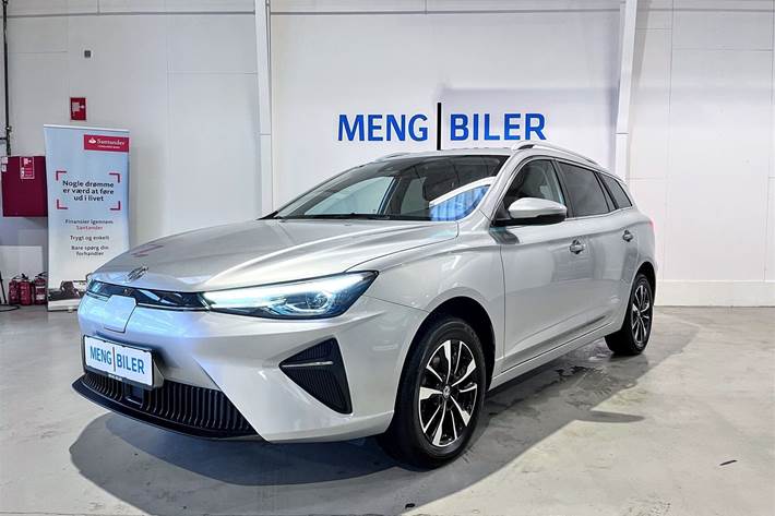 Sølv MG MG5 Electric fra 2022 set udefra