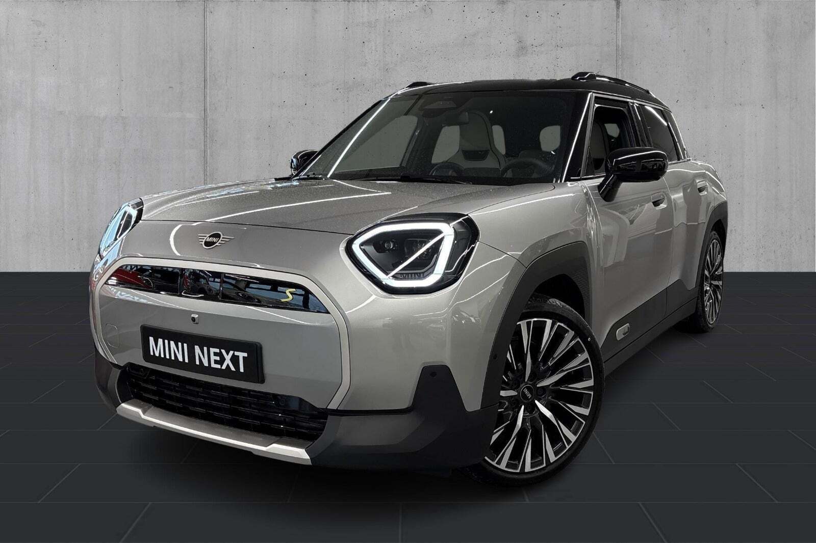 Sølv Mini Aceman SE fra 2025 set udefra