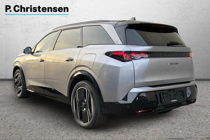 Grå Peugeot e-5008 fra 2024