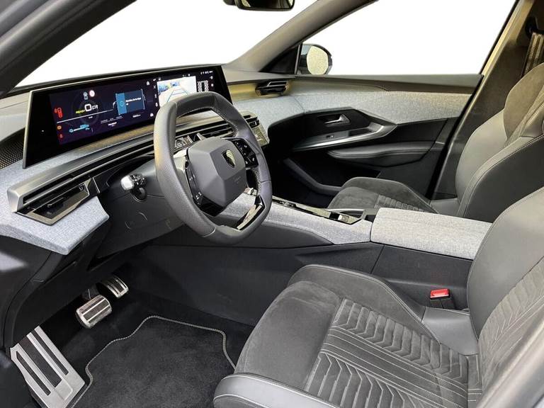 Peugeot e-5008 77 GT 7prs