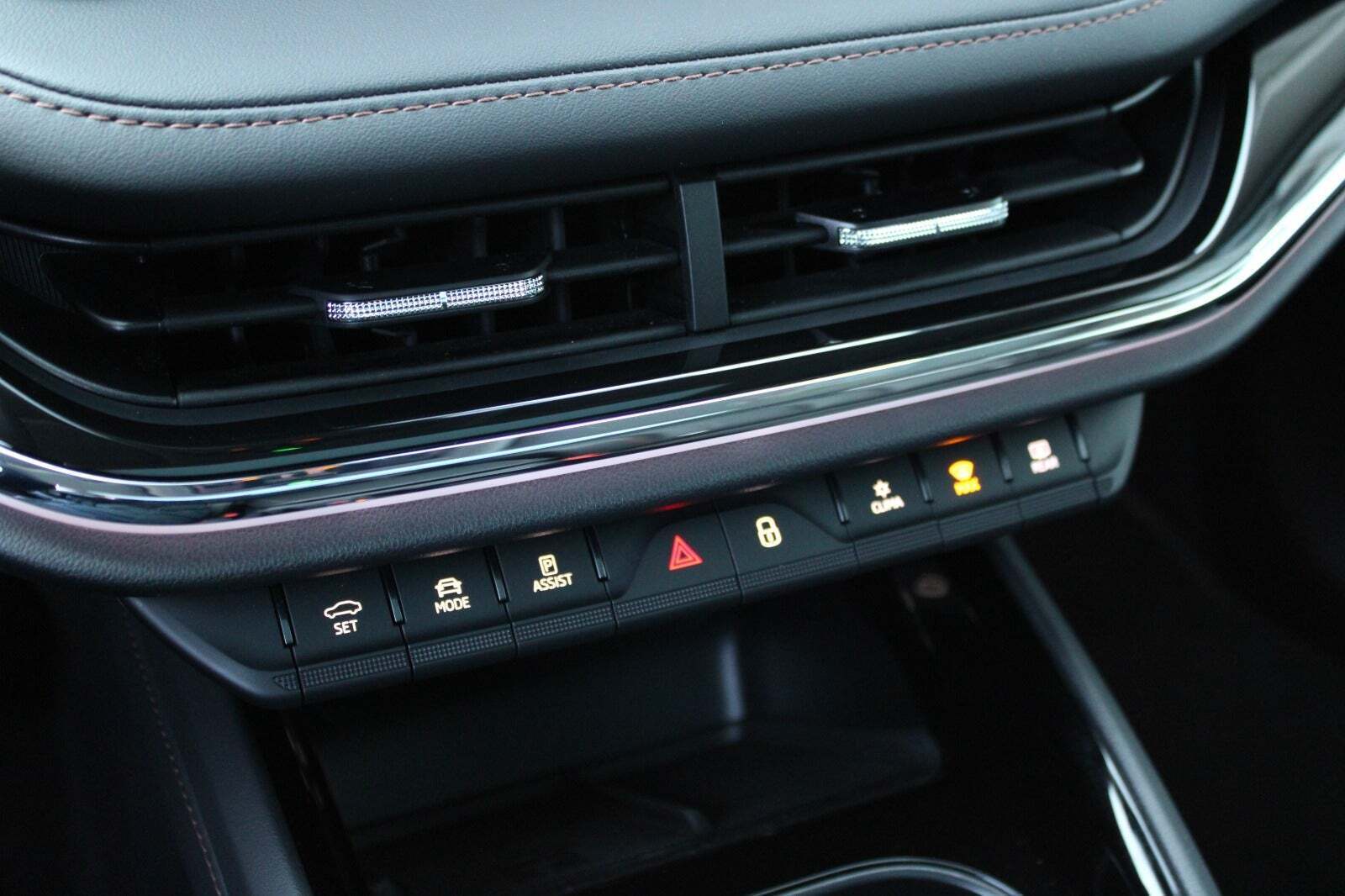 Hvid Skoda Enyaq fra 2023