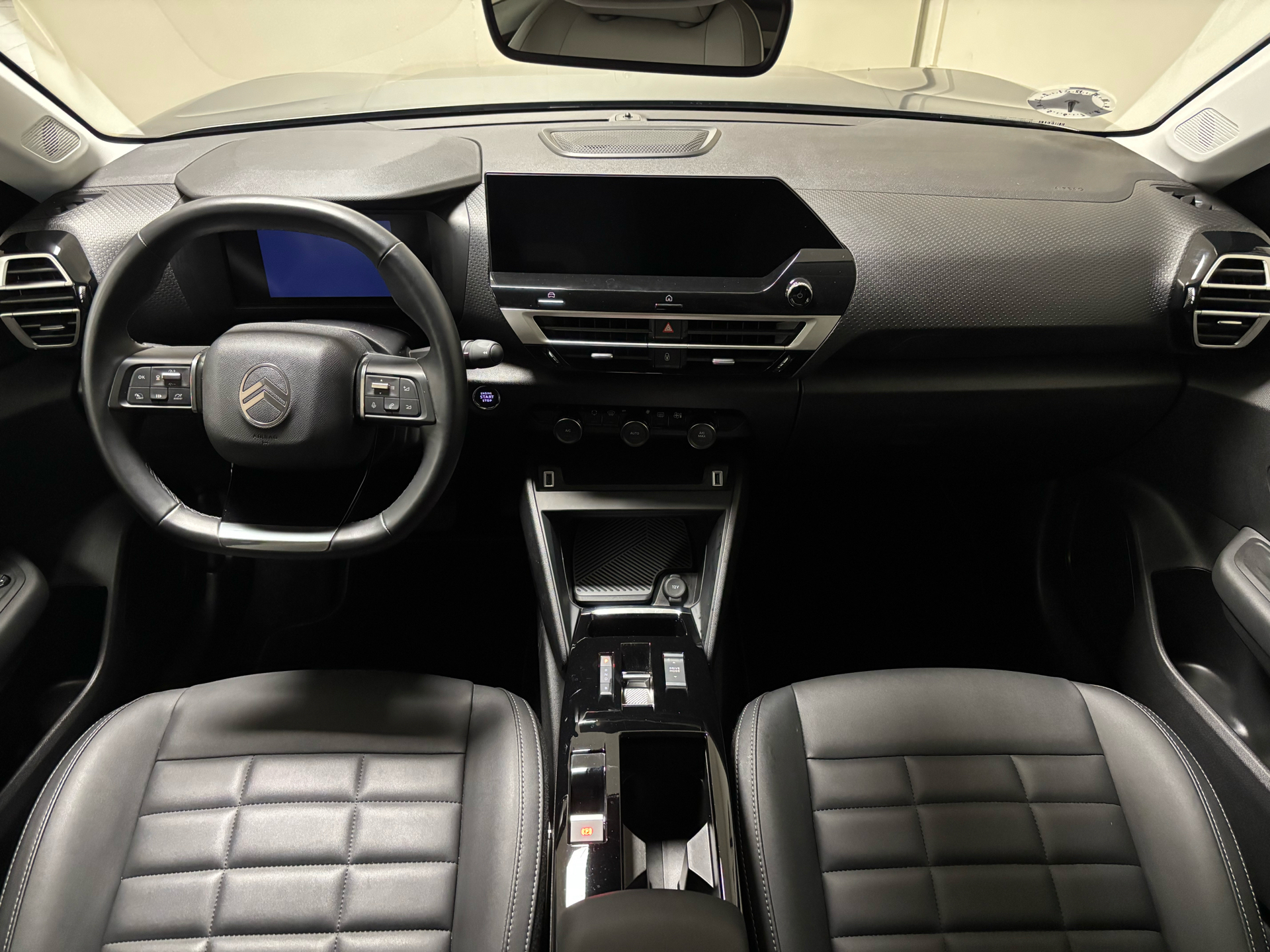 Grå Citroën ë-C4 fra 2025