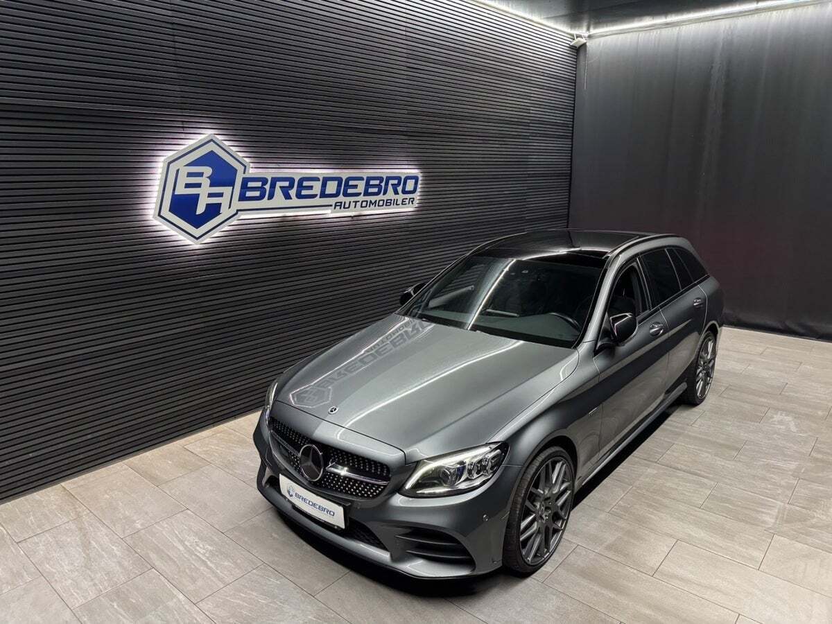 Mercedes C300 de 2,0 AMG Line Night Edition stc. aut.