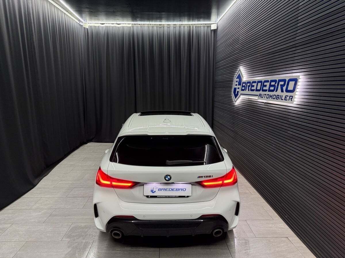 BMW M135i 2,0 Connected xDrive aut.