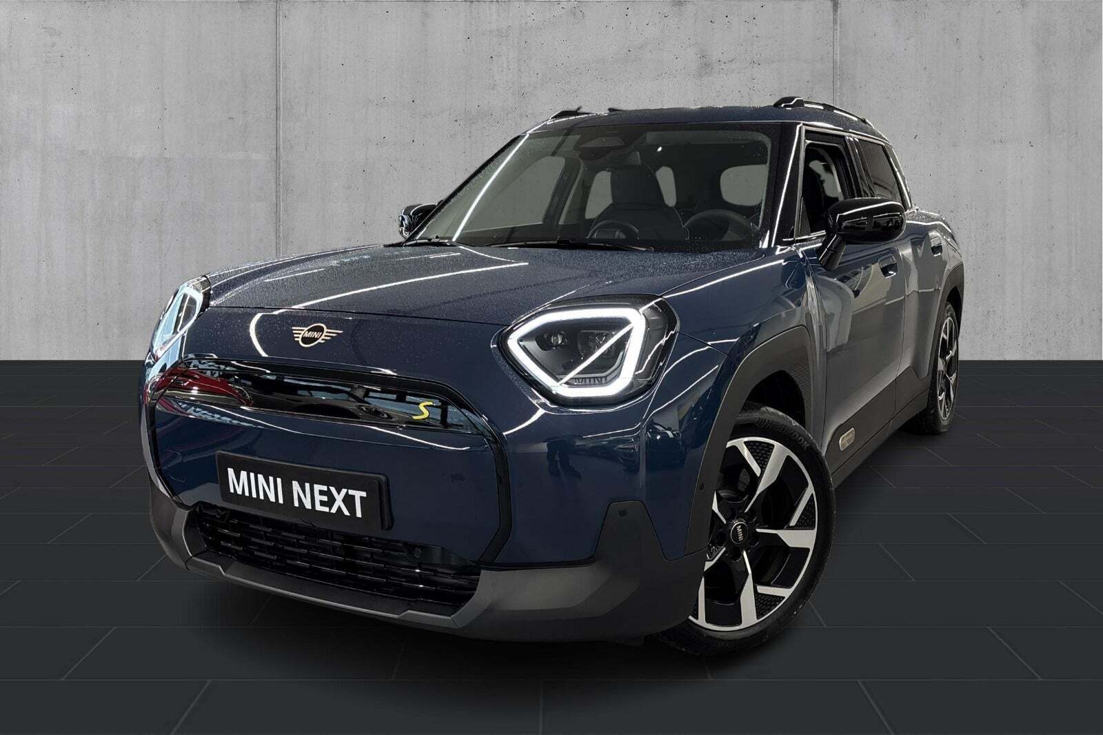 Blå Mini Aceman SE fra 2025 set udefra